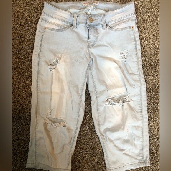 GUESS Cropped Jeans - Picture 2 of 4